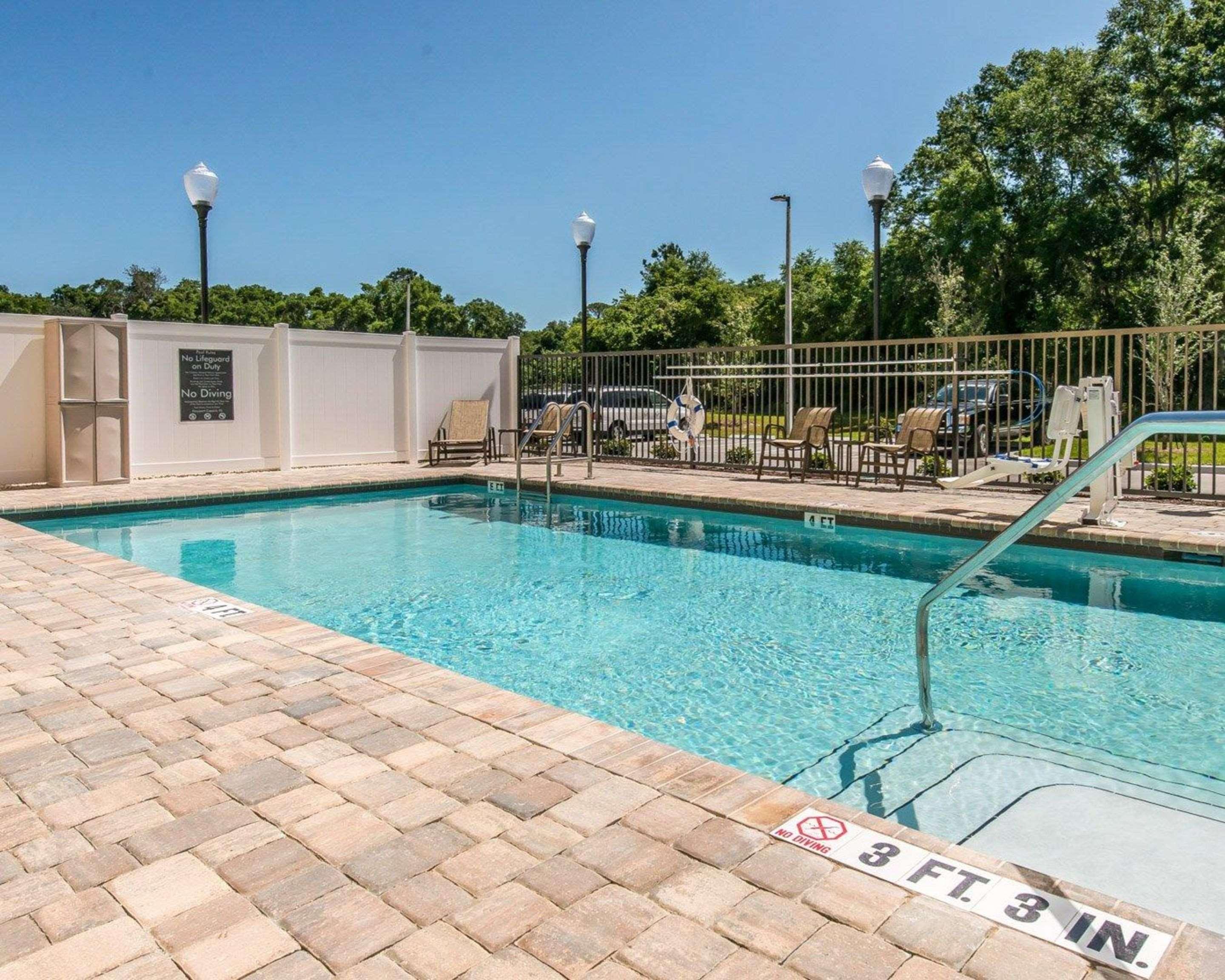 Hotel Comfort Near Rainbow Springs 2*